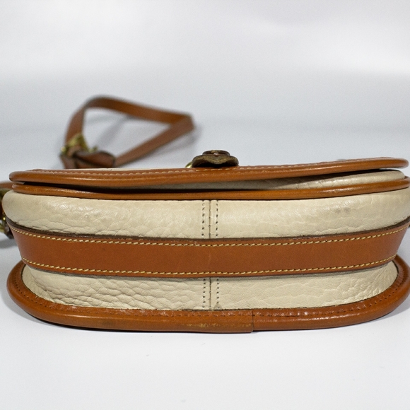 *SOLD* Dooney and Bourke Small Crossbody Bag - Picture 6 of 7